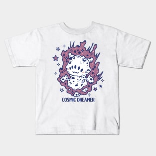 Cosmic dreamer flying like a shooting star Kids T-Shirt